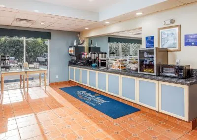 HUTCH 2023 016 Breakfast Setup